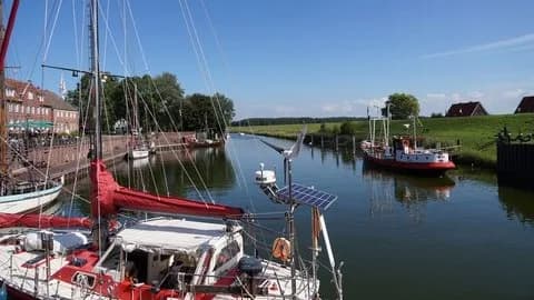 KERNIGE HAFENSTADT UND KUSCHELIGES HINTERLAND
