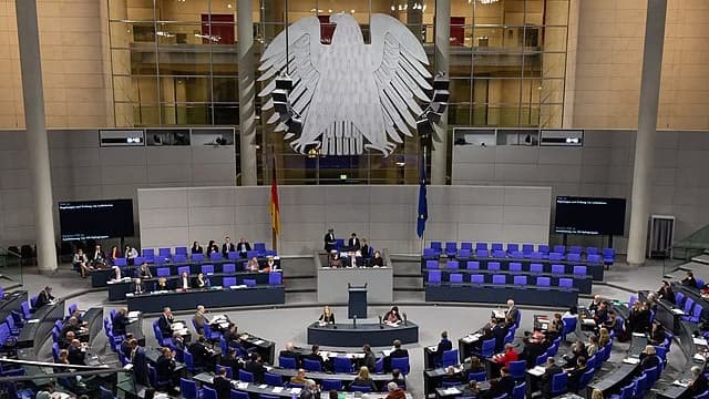 Bundestag macht Weg für verschiedene Wirtschaftsvorhaben frei: Bürokratieentlastung und Unterstützung des Mittelstands