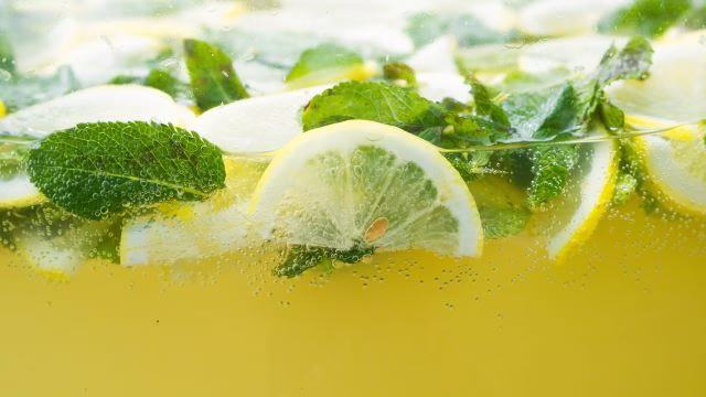 Sommerfeeling pur: Drinks, die nach Urlaub schmecken