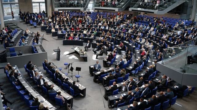 Frauen sind in deutschen Parlamenten weiterhin unterrepräsentiert.
