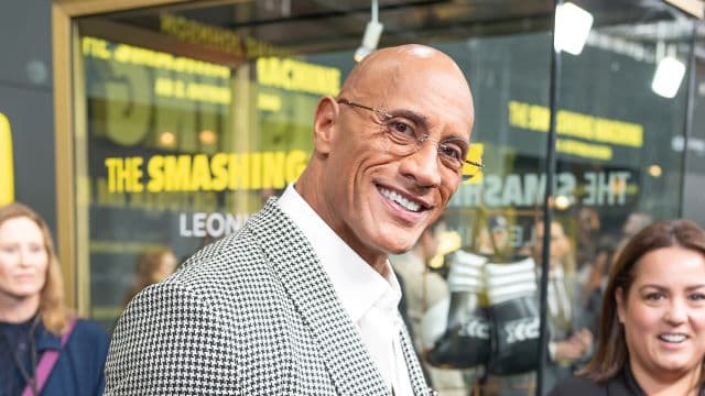 Dwayne Johnson: Vom breiten Rock zum schmalen Hemd