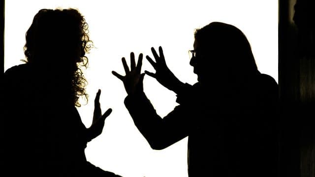 Straftaten gegen Frauen und Mädchen nehmen weiter zu - Häusliche Gewalt auf Höchststand