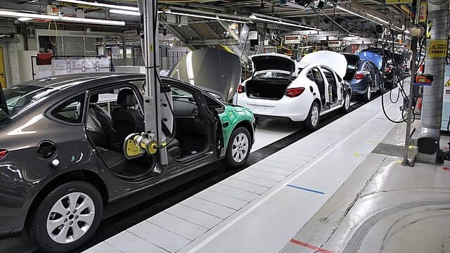 Autoexporte nach China brechen um ein Drittel ein