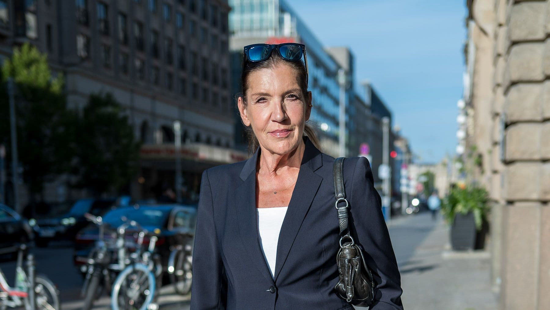 Katy Karrenbauer: Allein und traurig